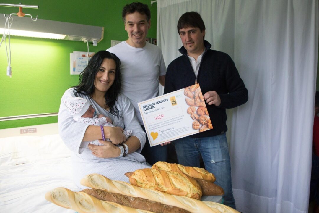 Con un pan bajo el brazo