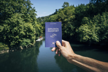 «Pasaporte Gipuzkoa». Una invitación a emprender un viaje por nuestra provincia